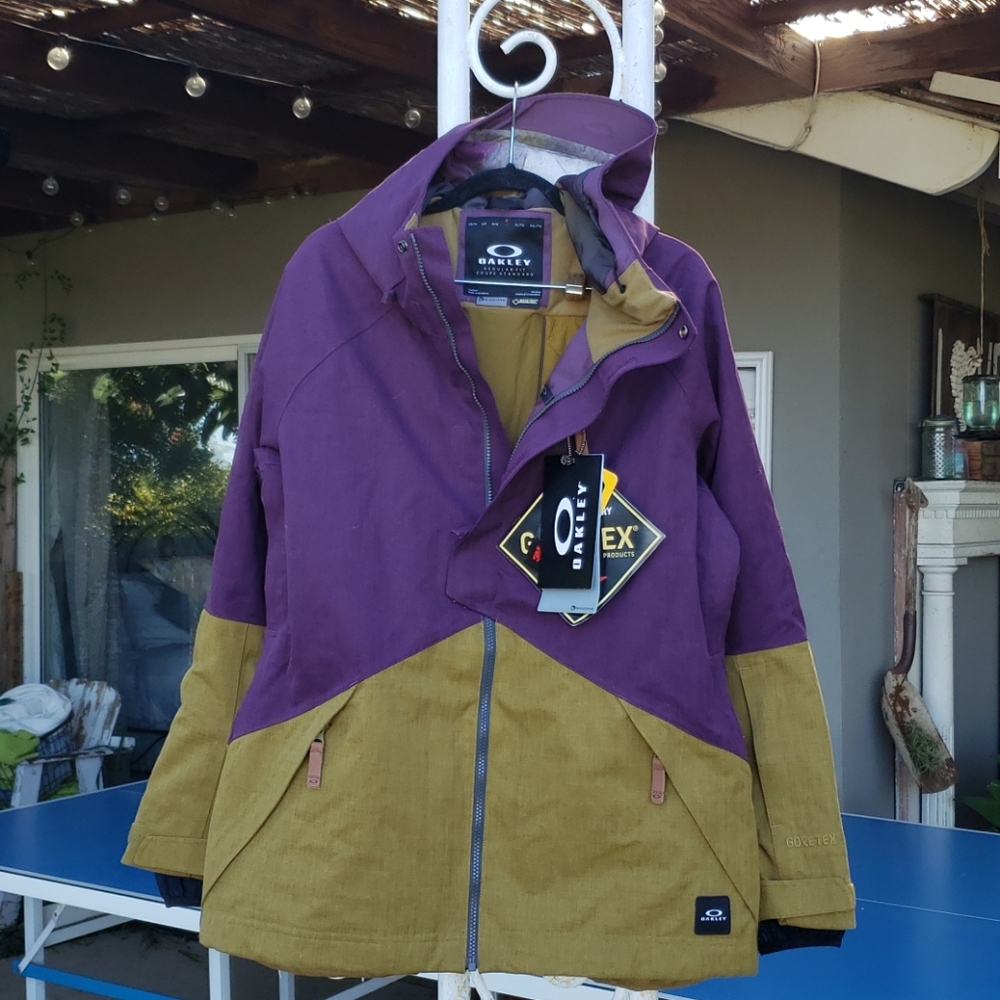 Oakley Snowboard Jacket